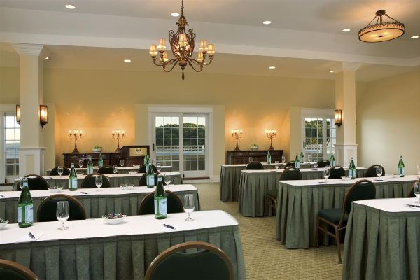 HARBORSIDE HOTEL MARINA AND SPA (Ellsworth)